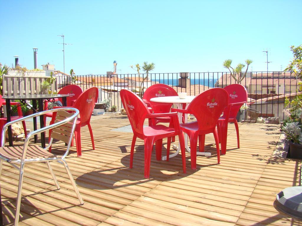 Hostal Platja カンブリルス エクステリア 写真