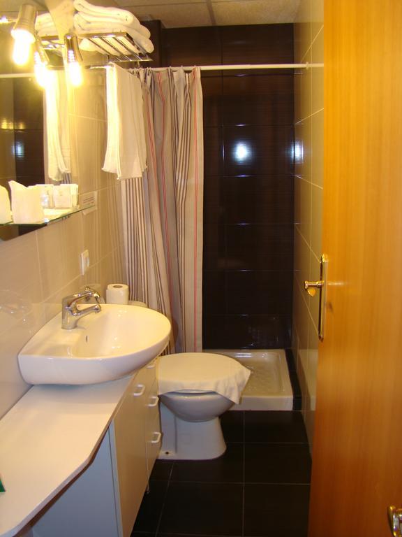 Hostal Platja カンブリルス エクステリア 写真