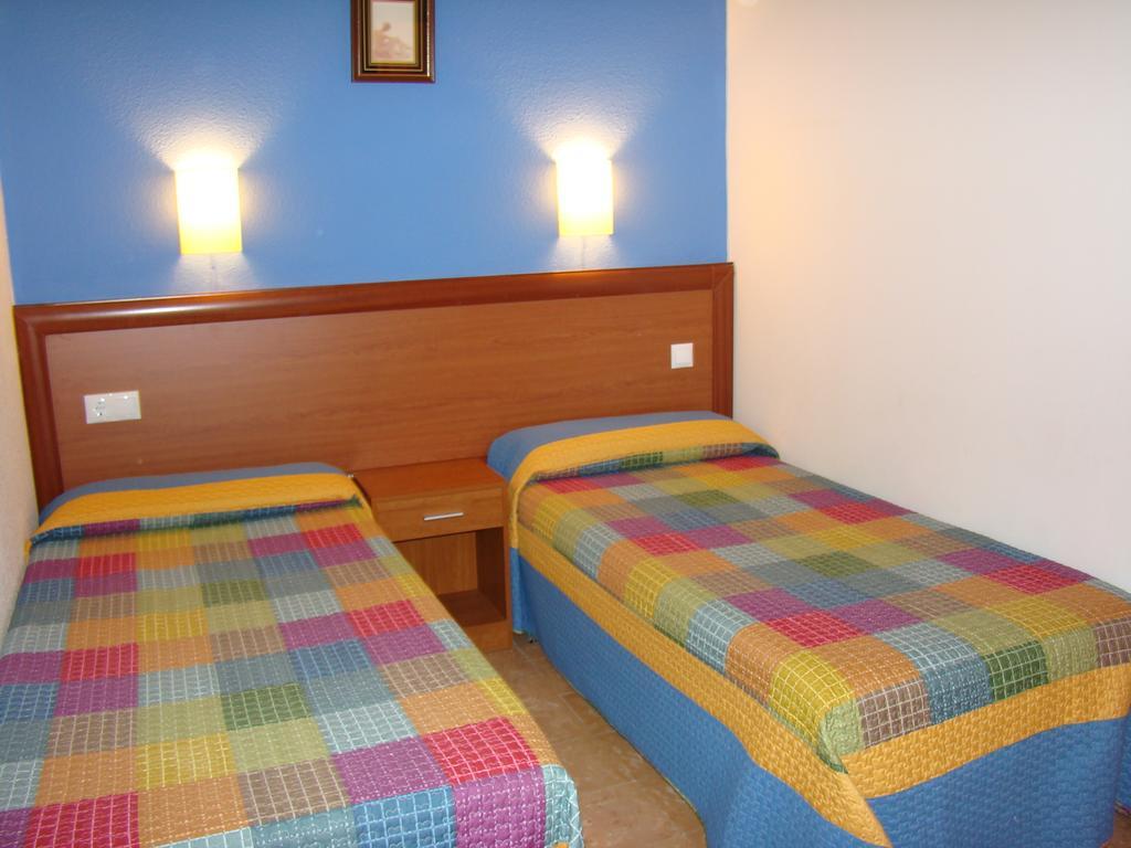 Hostal Platja カンブリルス エクステリア 写真
