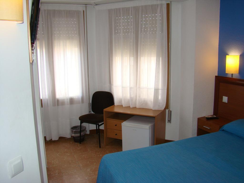 Hostal Platja カンブリルス エクステリア 写真