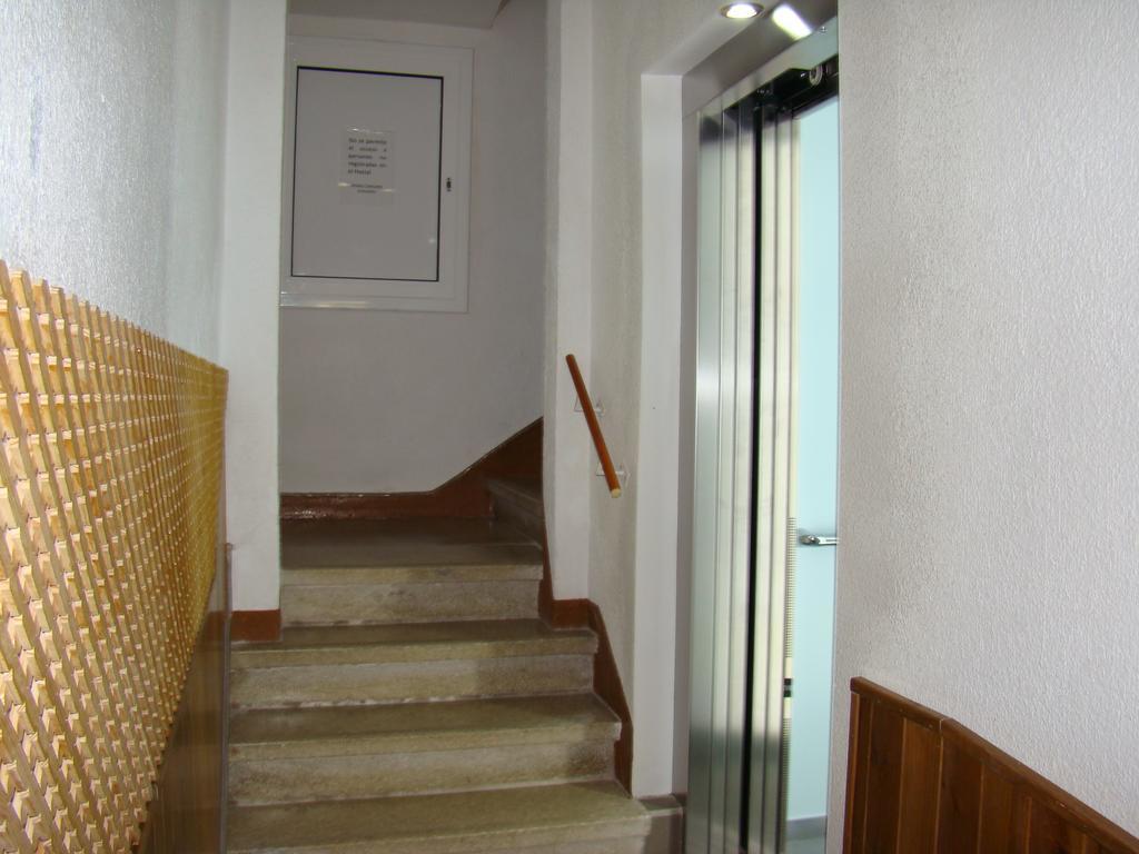 Hostal Platja カンブリルス エクステリア 写真