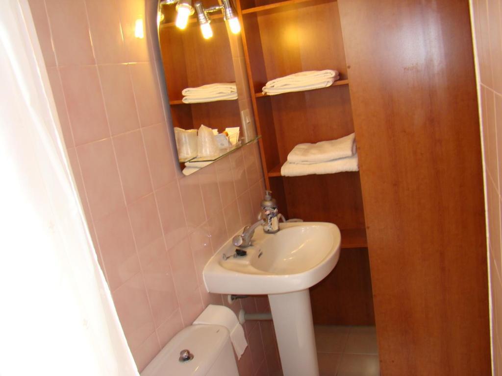 Hostal Platja カンブリルス エクステリア 写真