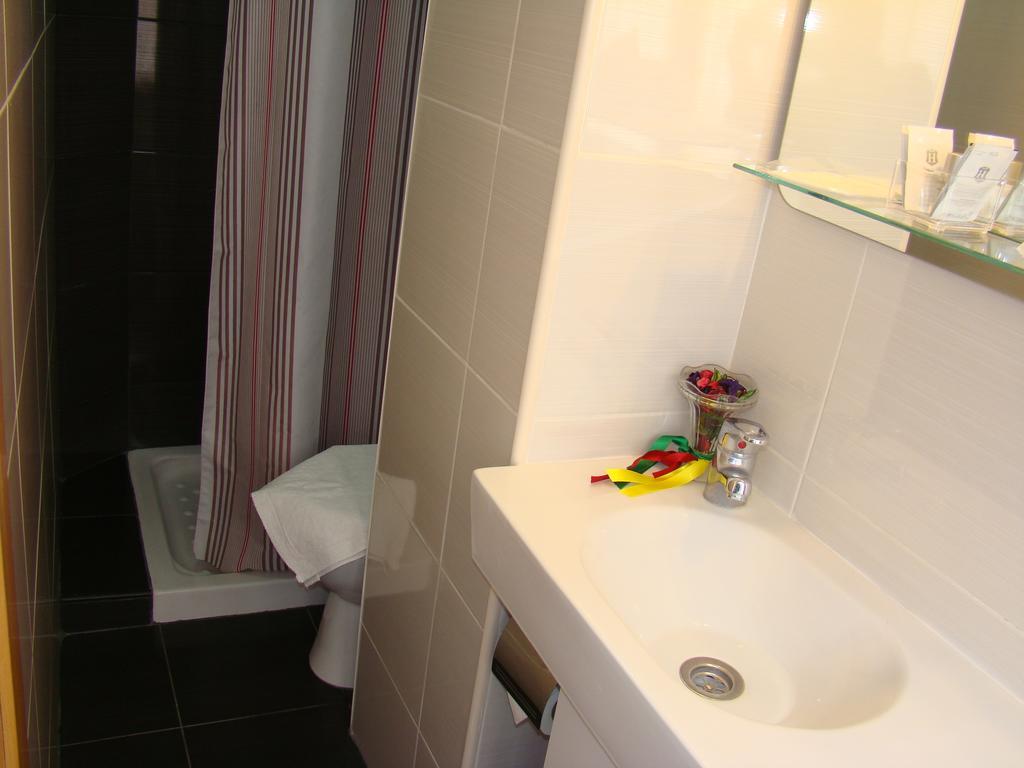 Hostal Platja カンブリルス エクステリア 写真