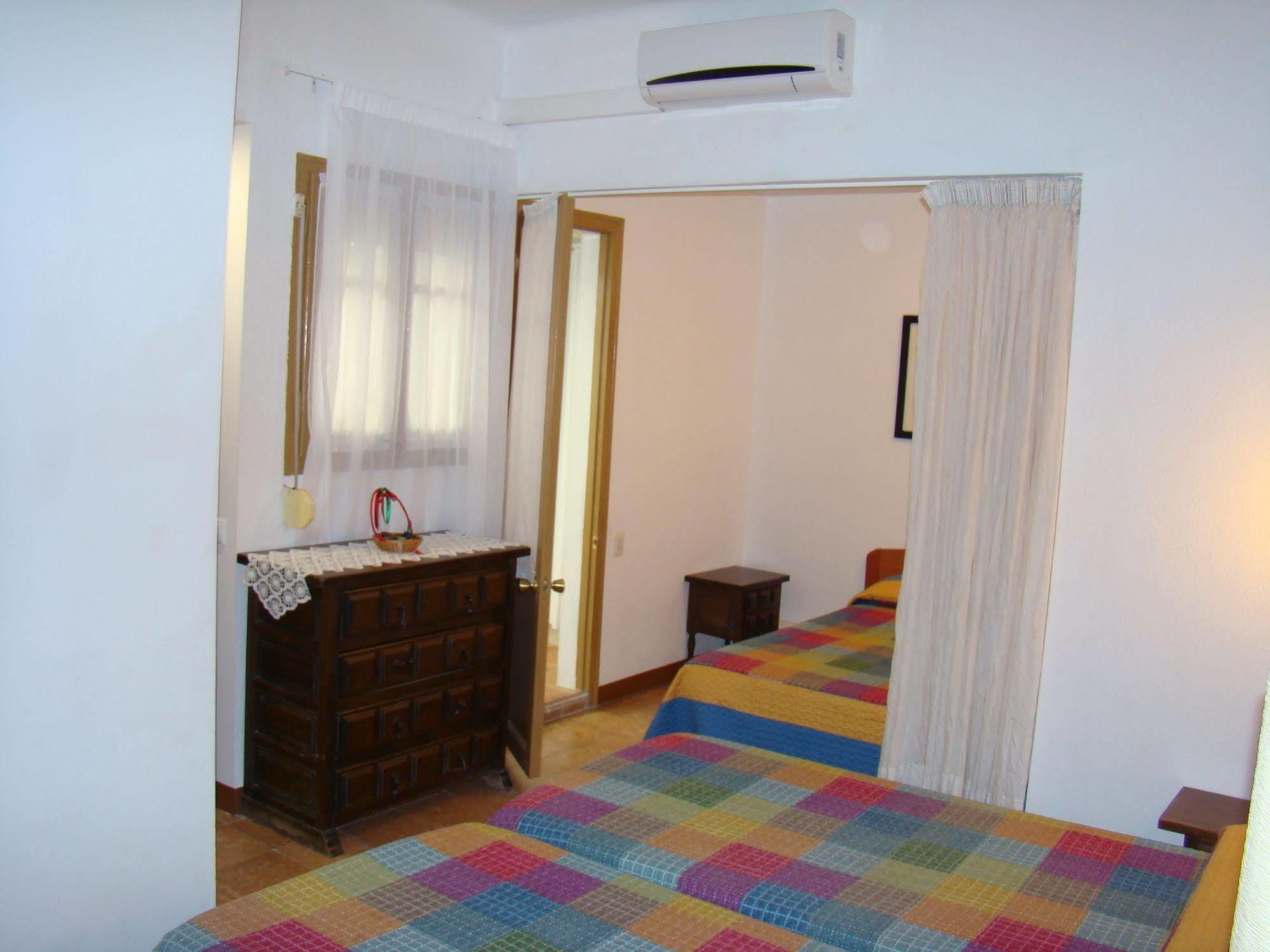 Hostal Platja カンブリルス エクステリア 写真