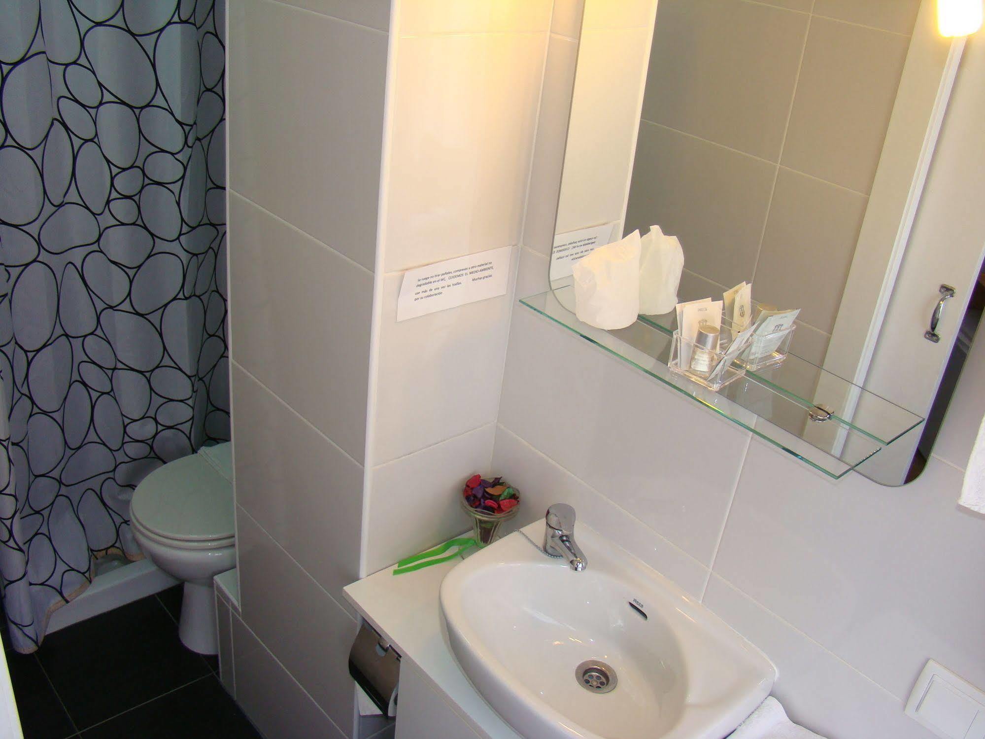 Hostal Platja カンブリルス エクステリア 写真