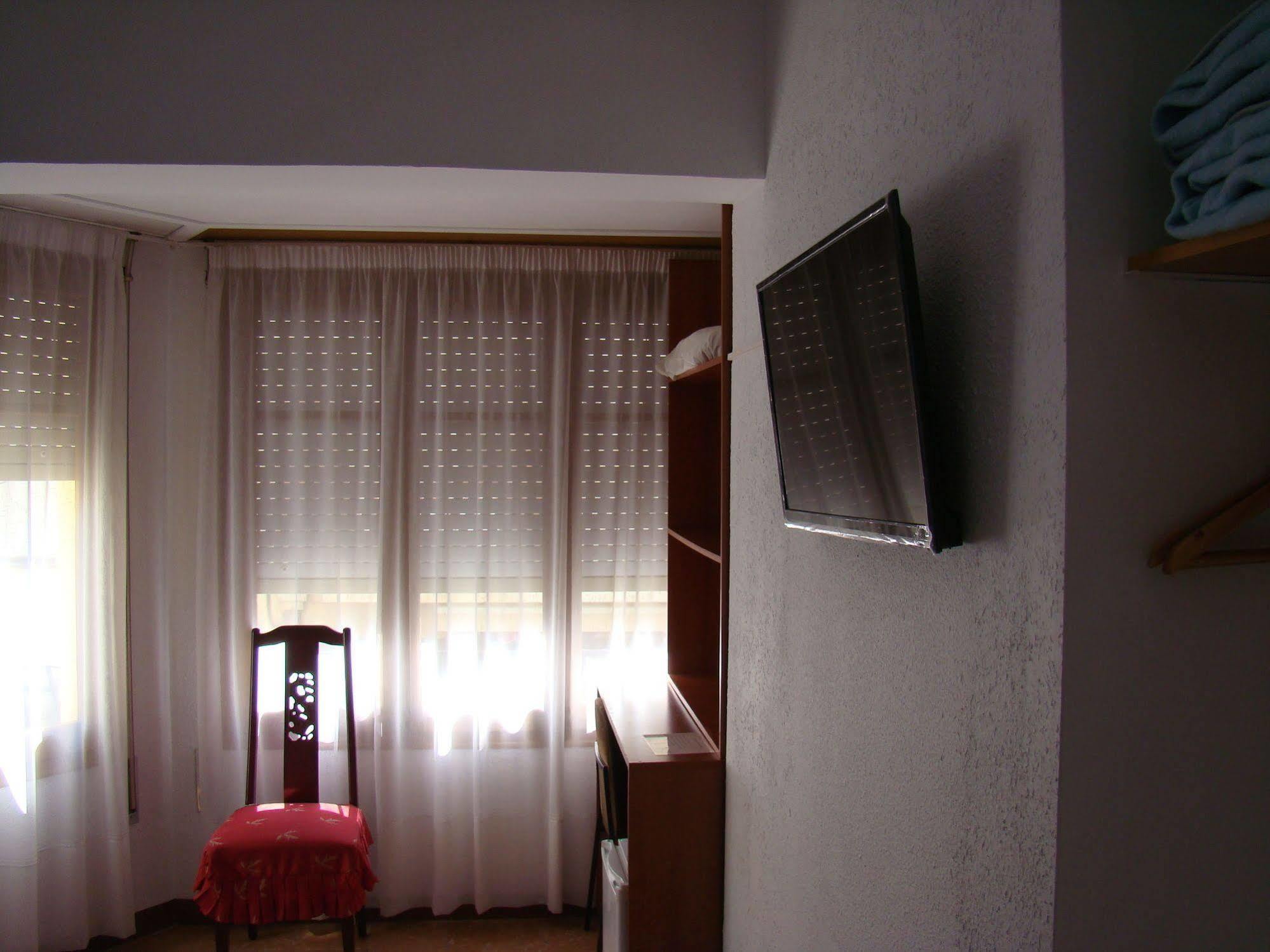 Hostal Platja カンブリルス エクステリア 写真
